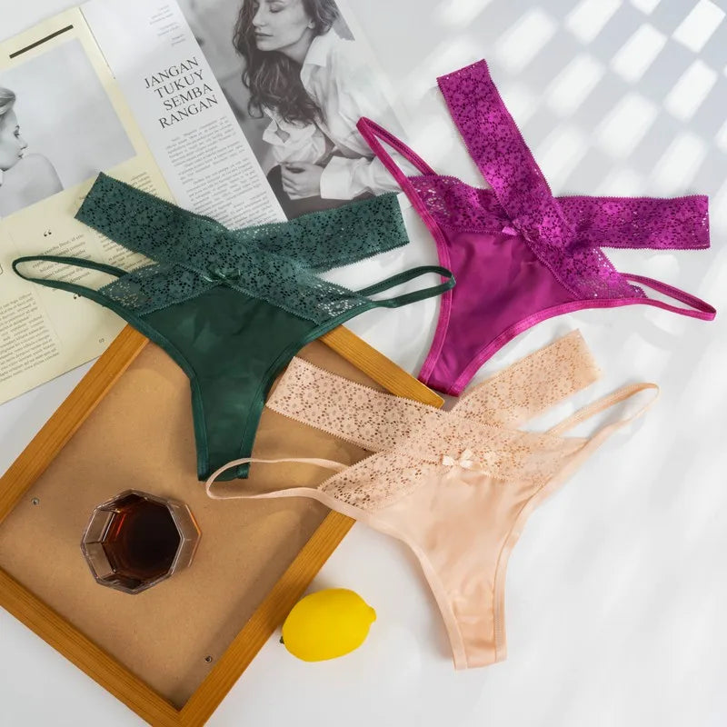 Breathable Cross Hollow Seamless Panties - Lace Waist Design